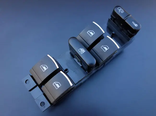 Golf Mk4 Chrome Window Switch (9-Pin) 1