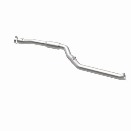 Magnaflow 19-22 Bmw 330I (G20) Direct Fit Rear Underbody Converter 1