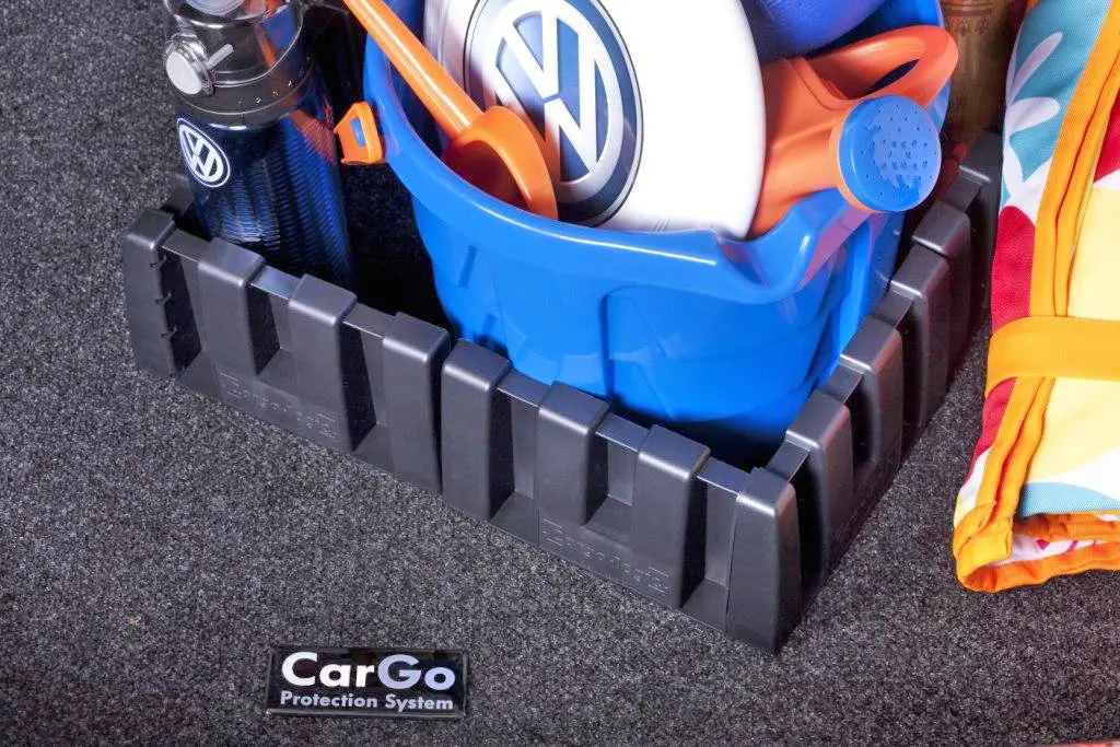 Mk6 Jetta Cargo Mat With Divider Blocks 1